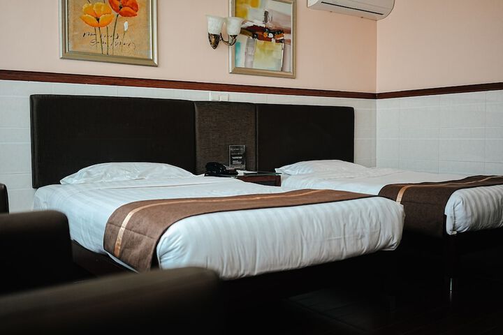 Room 4 of 14