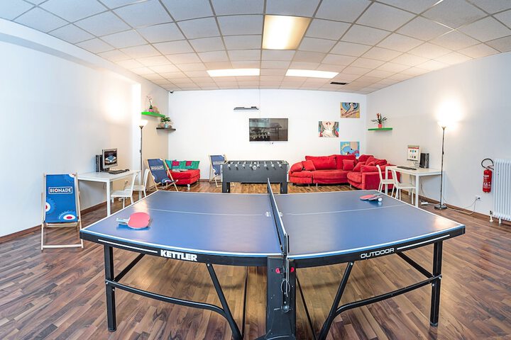 Room 13 of 32
