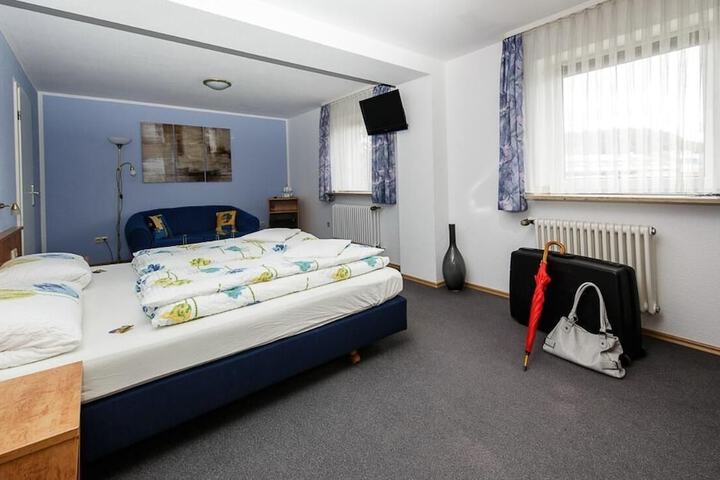 Room 18 of 37