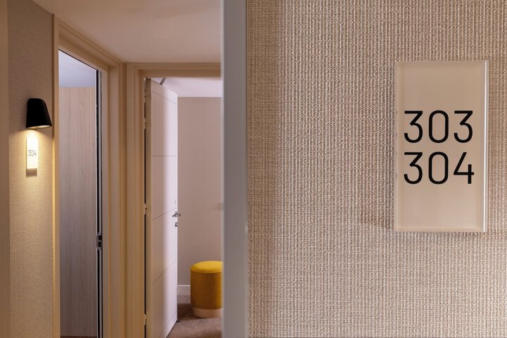 Room 65 of 97