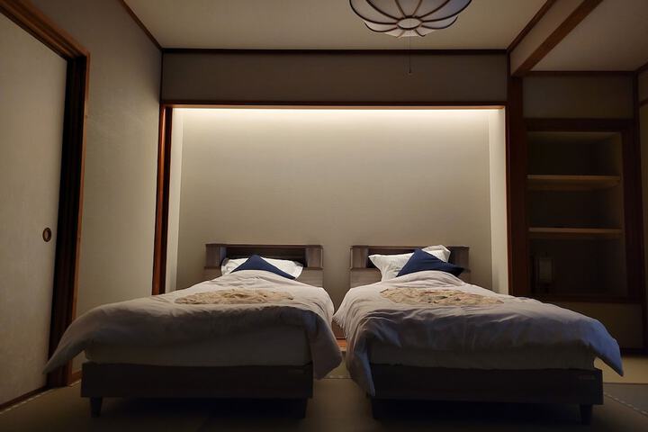 Room 16 of 45
