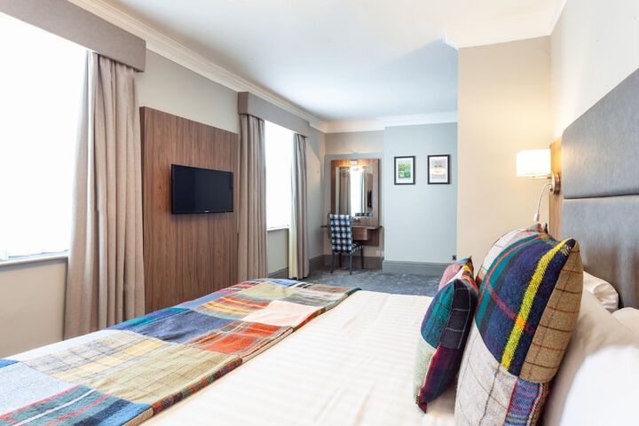 Room 17 of 38