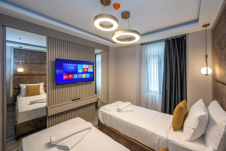 Room 14 of 42