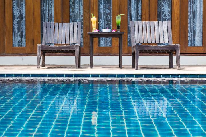 Pools & Facilities