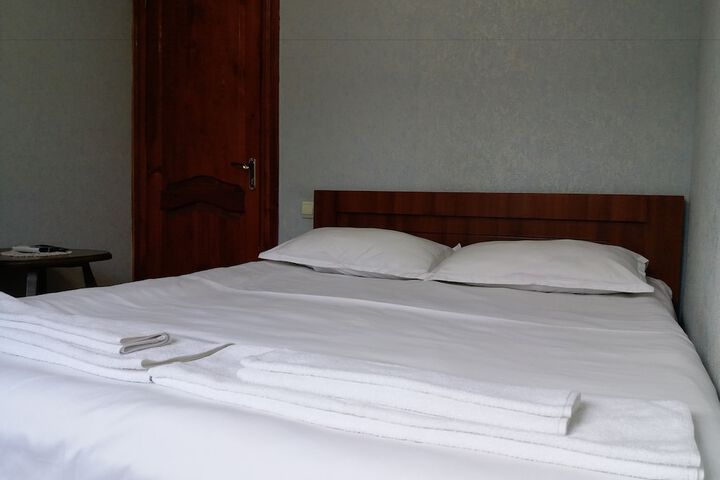 Room 17 of 38