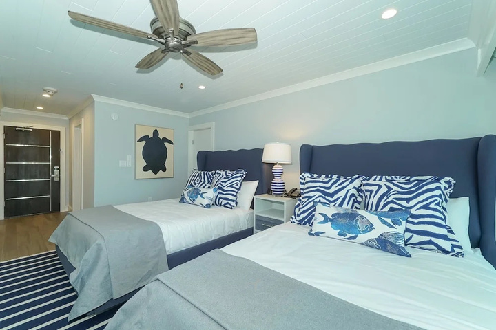 Room 4 of 12