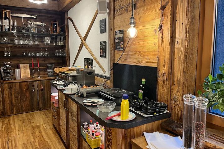 Breakfast/Coffee Service 129 of 142