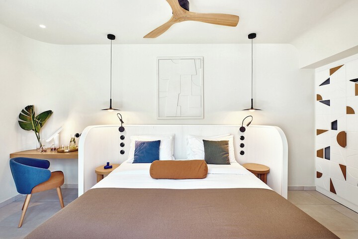 Room 32 of 182