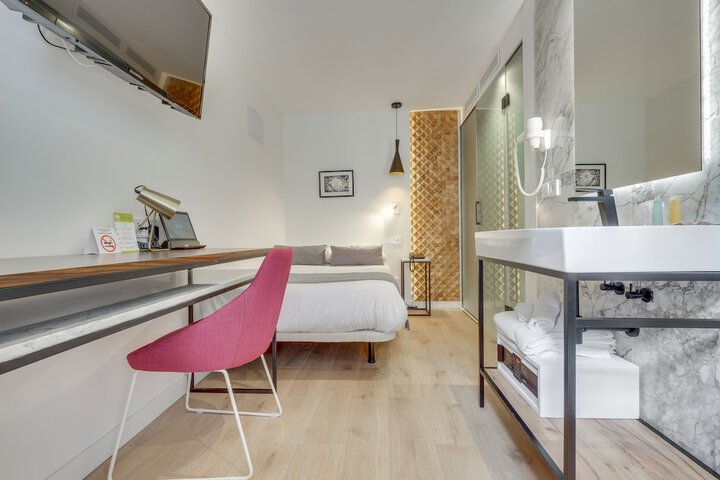 Room 6 of 34
