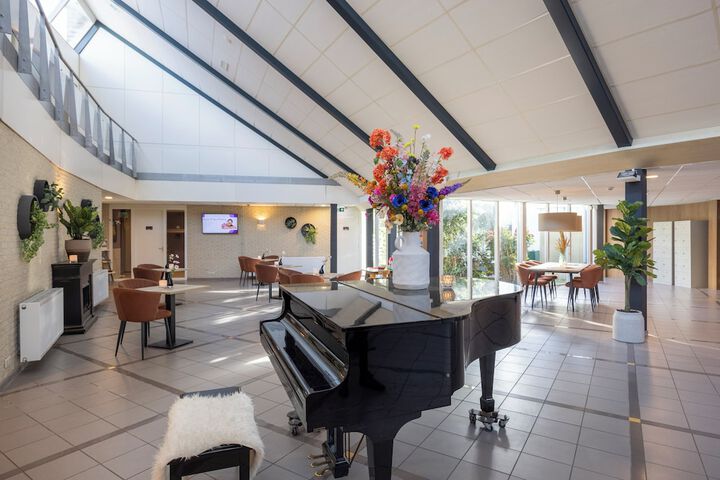 Entrance & Lobby