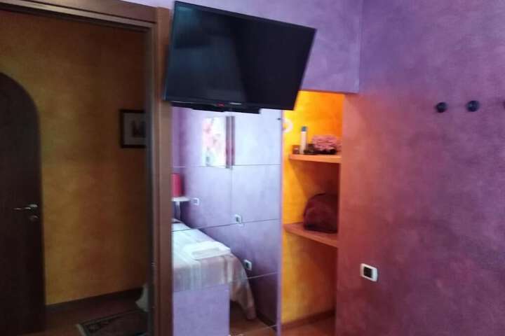 Room 11 of 65