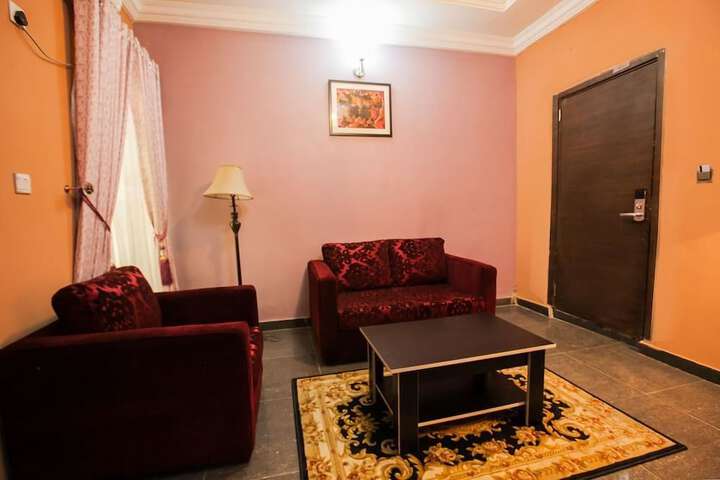 Room 10 of 24