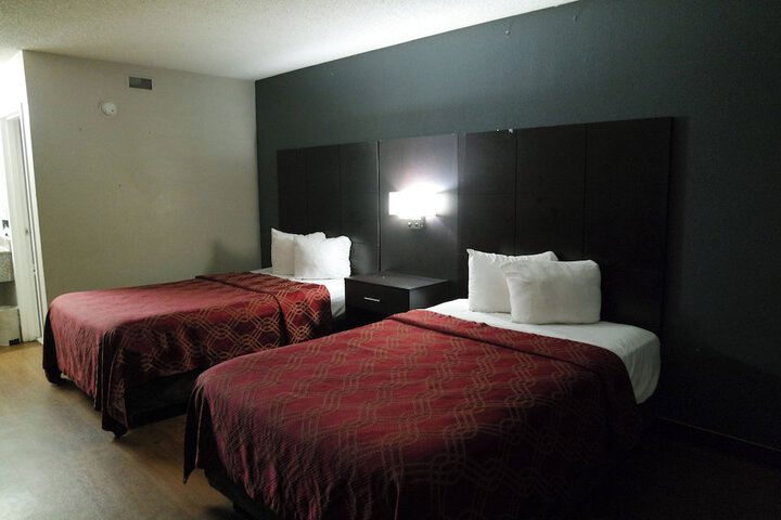 Room 6 of 19
