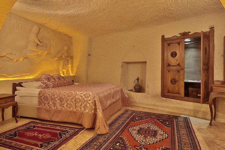 Room 5 of 114