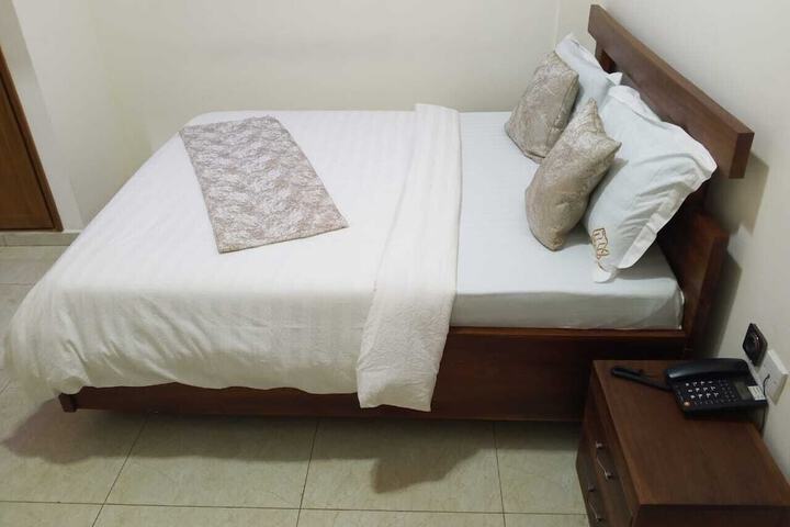 Room 11 of 28