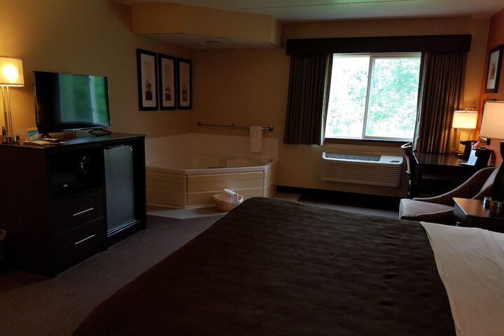 1 King Bed (11 of 19)
