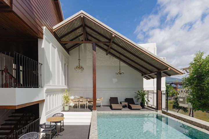 Pool 18 of 25