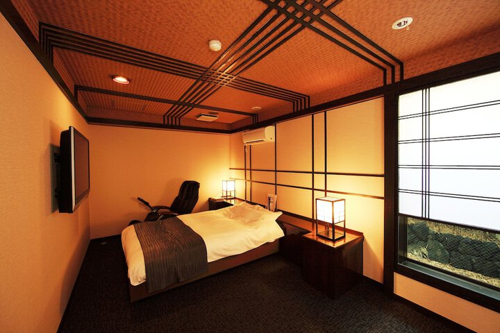 Room 7 of 21