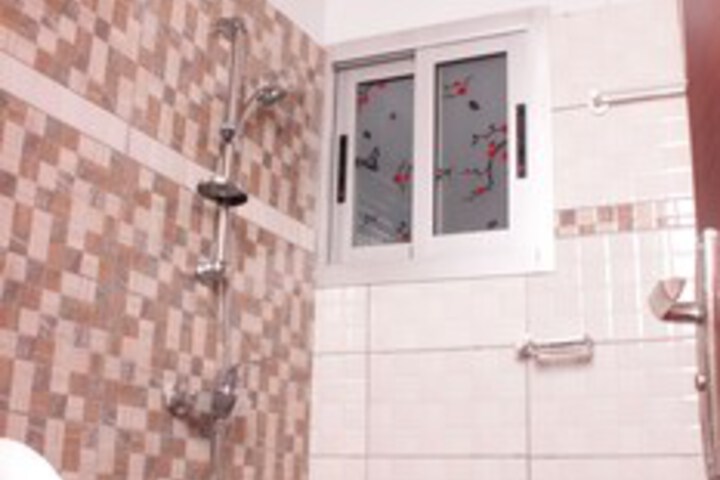 Room 4 of 38