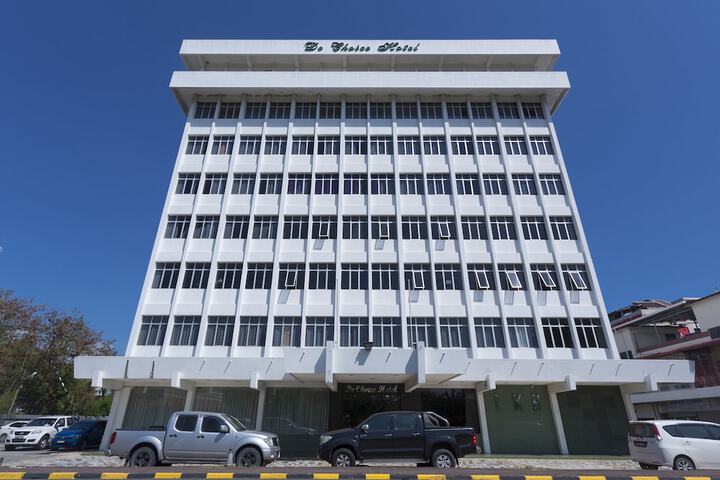 Photo of OYO 89619 De Choice Hotel