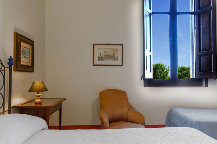 Room 5 of 79