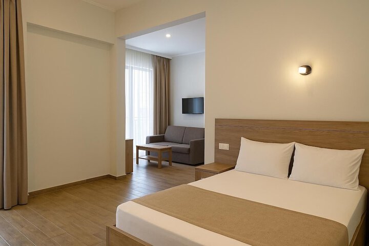 Room 17 of 31