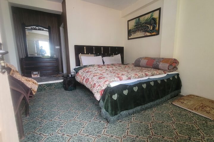 Room 5 of 36