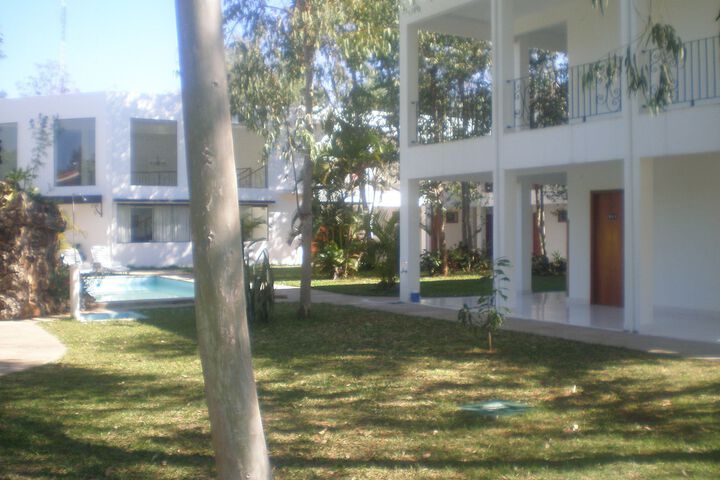 Hotel Exterior 36 of 43