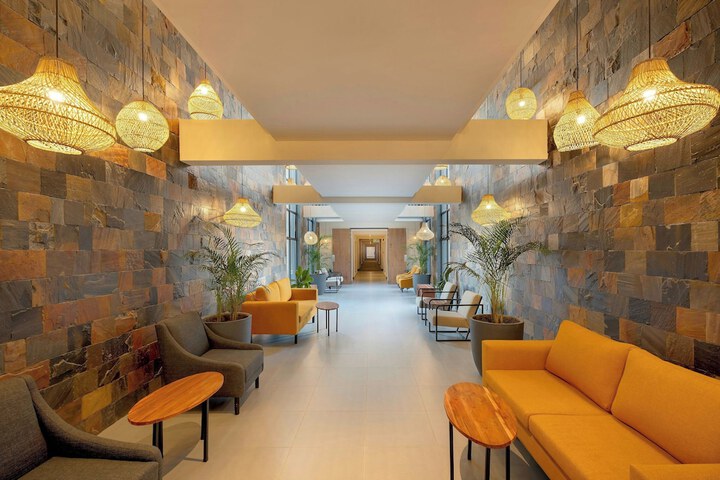 Hotel Interior 7 of 128