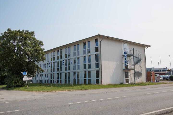 Hotel 37 of 40