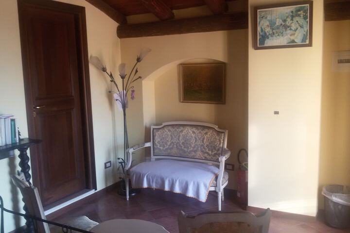 Room 9 of 34