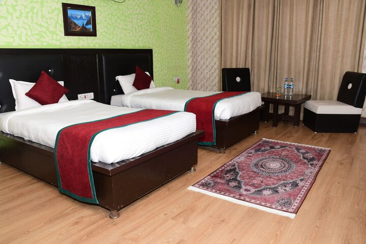 Room 5 of 17