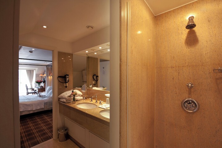 Bathroom Interior Photo
