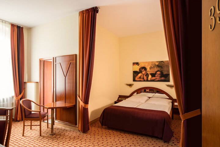 Room 20 of 41