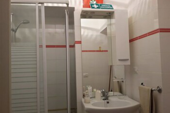 Room 2 of 13