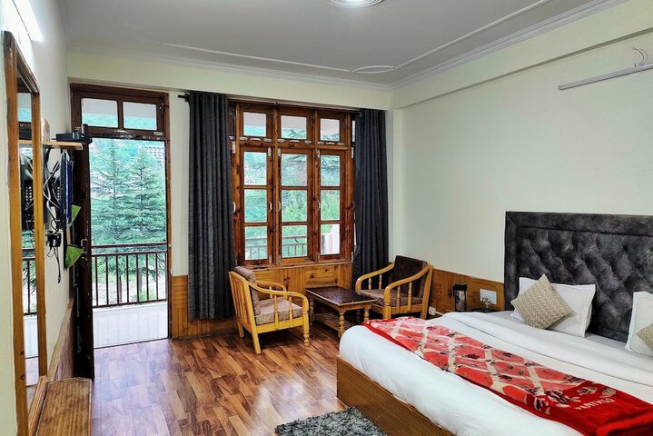 Room 4 of 38