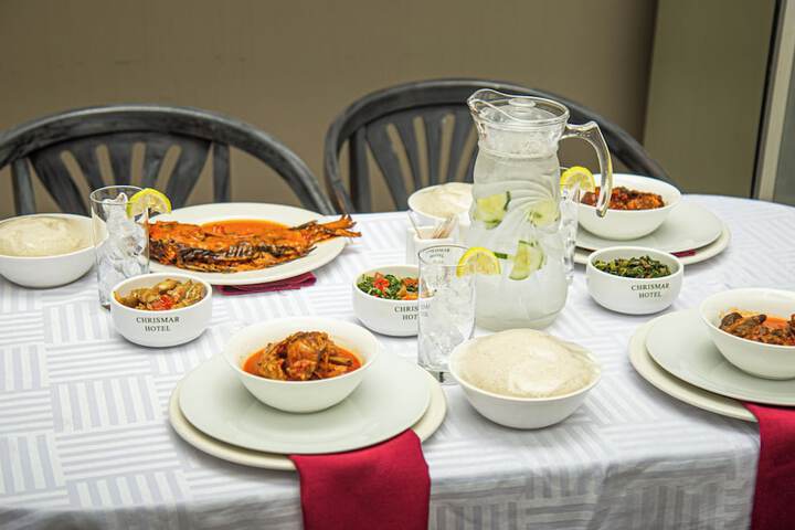 Dining 39 of 46