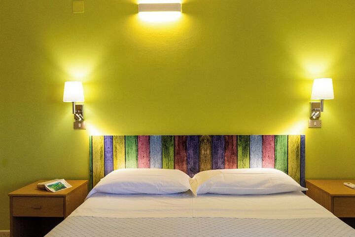 Room 21 of 119