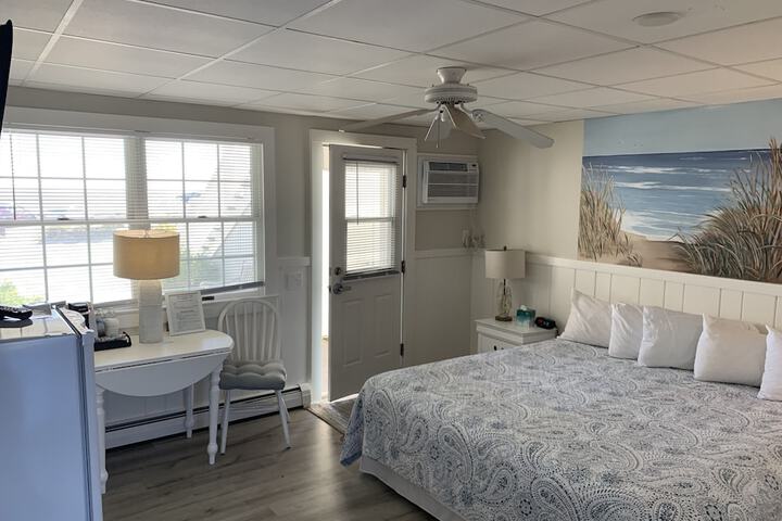 Room 18 of 80