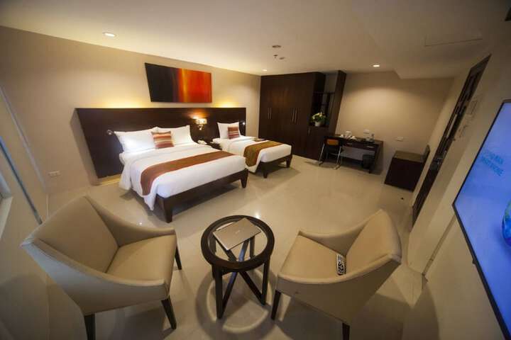 Room 14 of 40