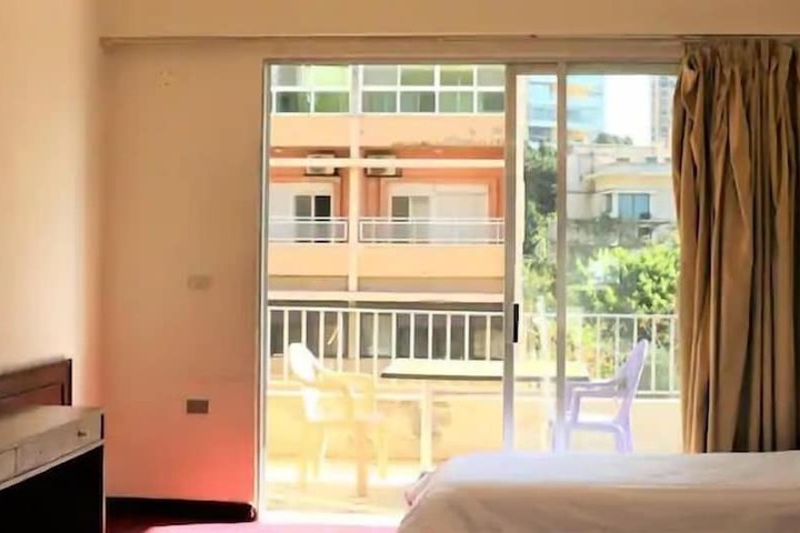 Room 13 of 39