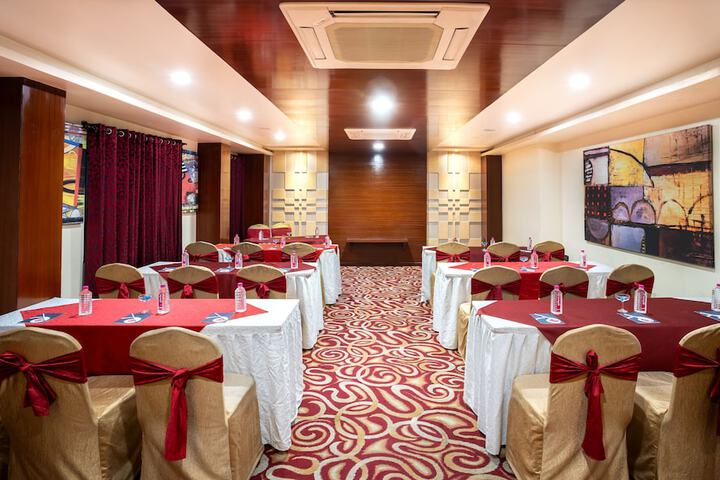 Ballroom/Hall 38 of 48