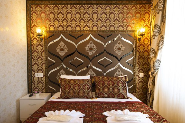 Room 10 of 35