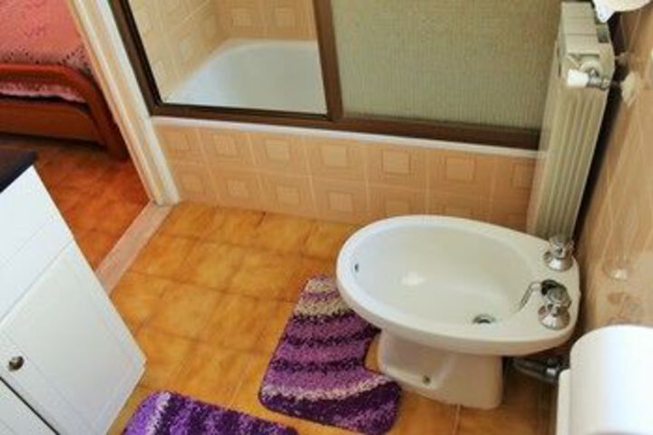 Room 2 of 20