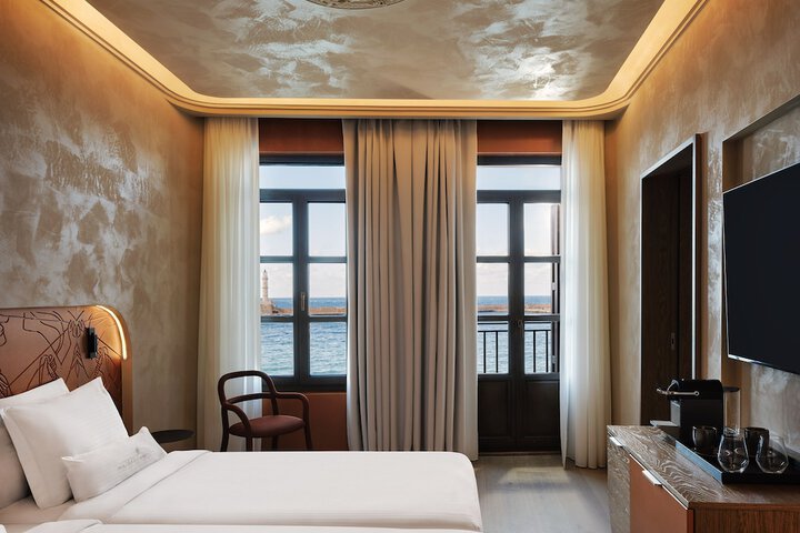 Room 17 of 24
