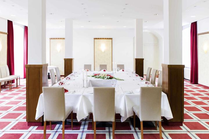 Dining Photos