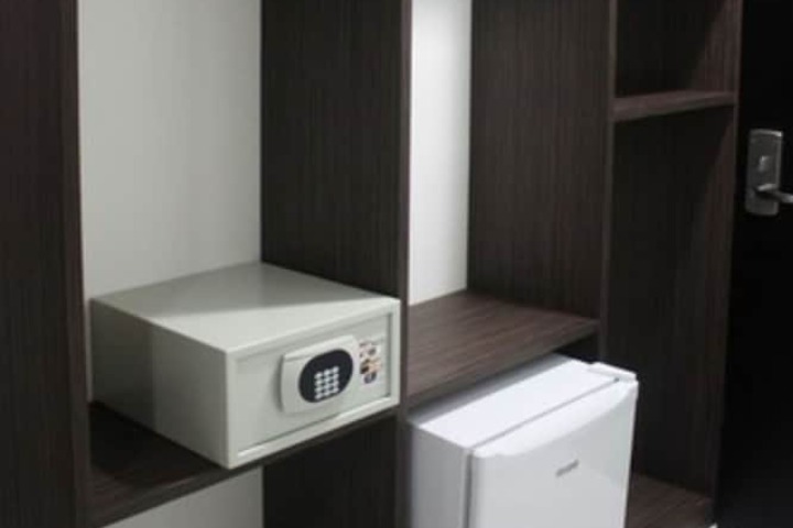 Mini-refrigerator
