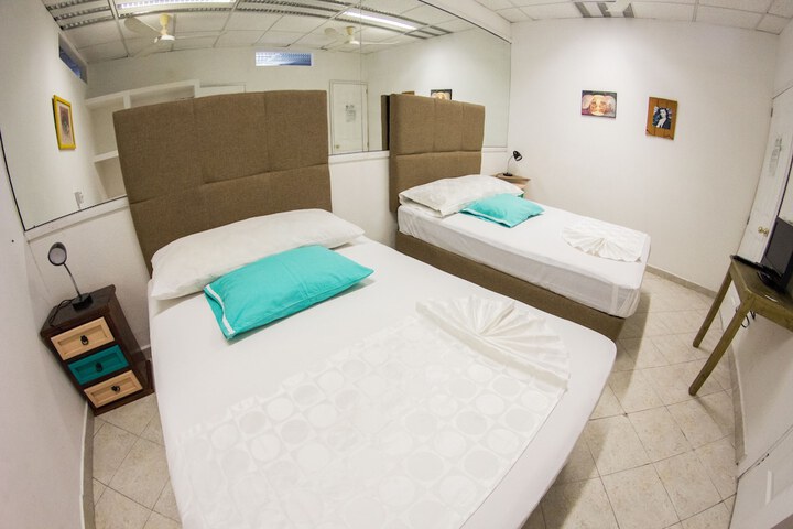Room 33 of 47