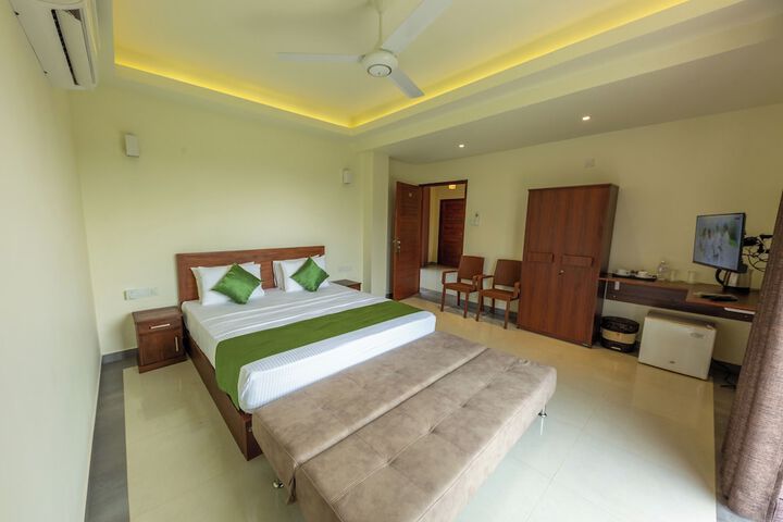 Room 15 of 34