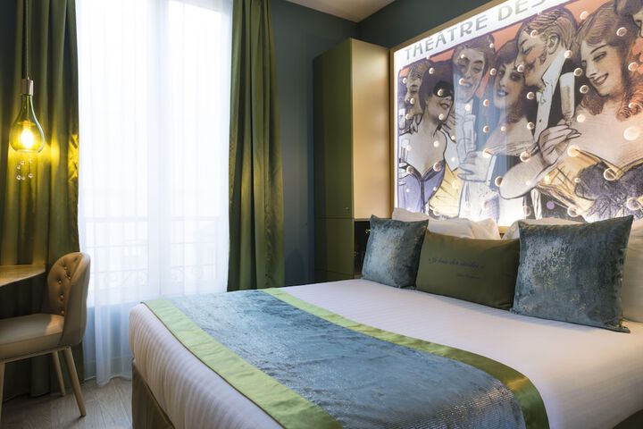 Room 27 of 83